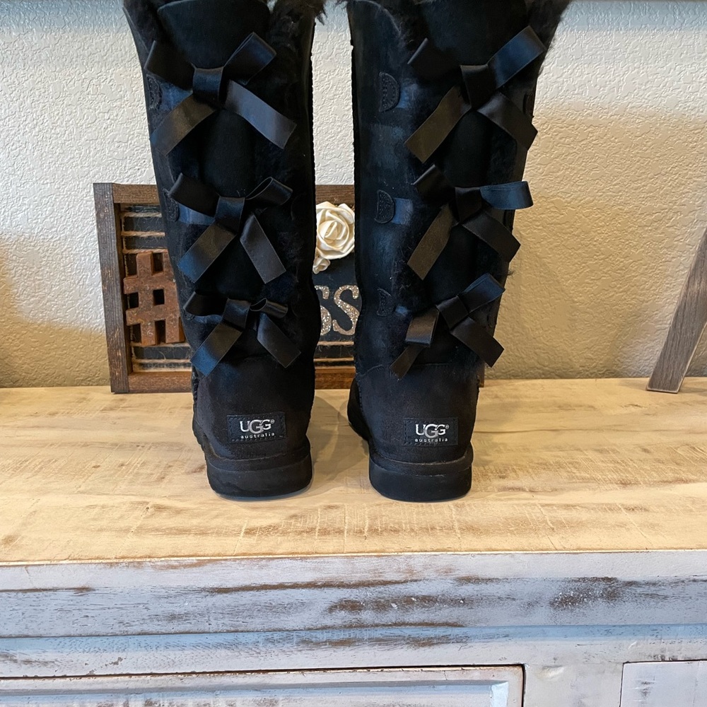 UGG Black Bailey Bow